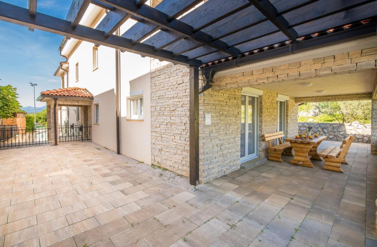 Apartment Tulipan Klimno Exterior photo