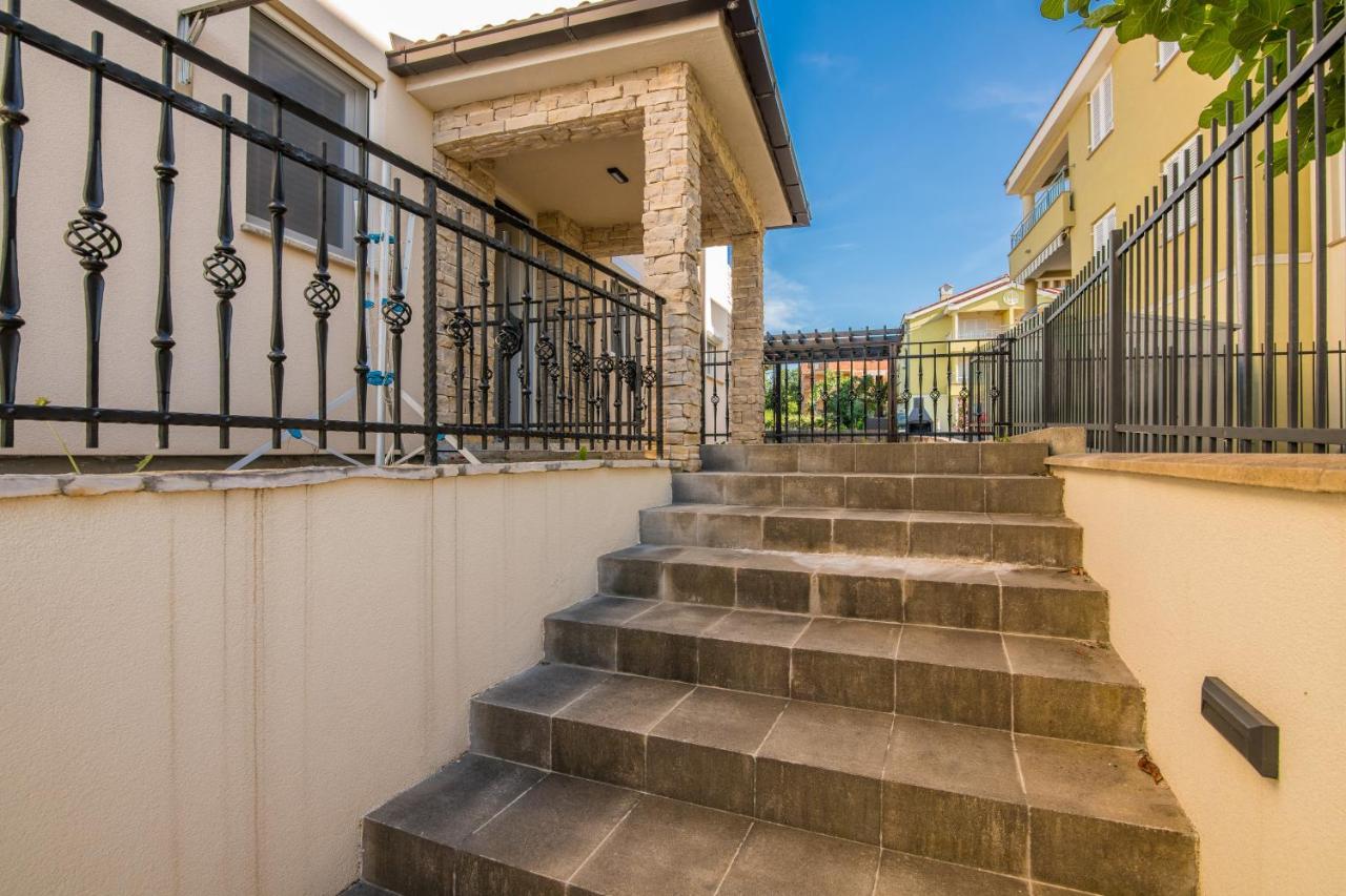 Apartment Tulipan Klimno Exterior photo