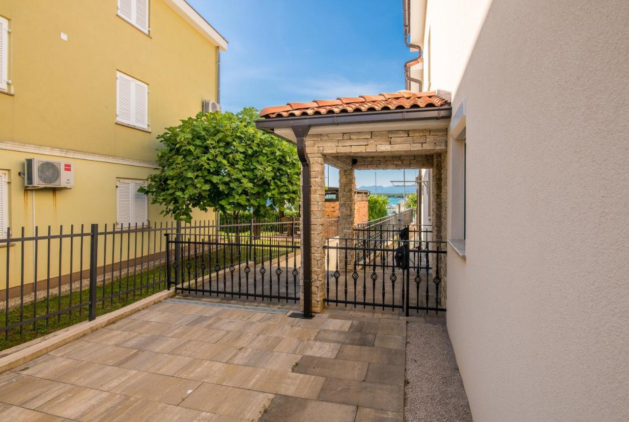 Apartment Tulipan Klimno Exterior photo